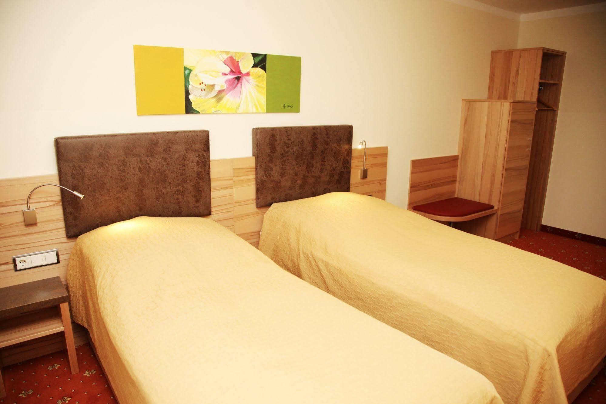 Tinschert Hotel-Restaurant-Partyservice Schwertberg المظهر الخارجي الصورة